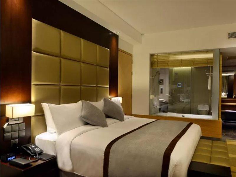 Radisson Blu Chattogram Bay View Chittagong Exterior foto