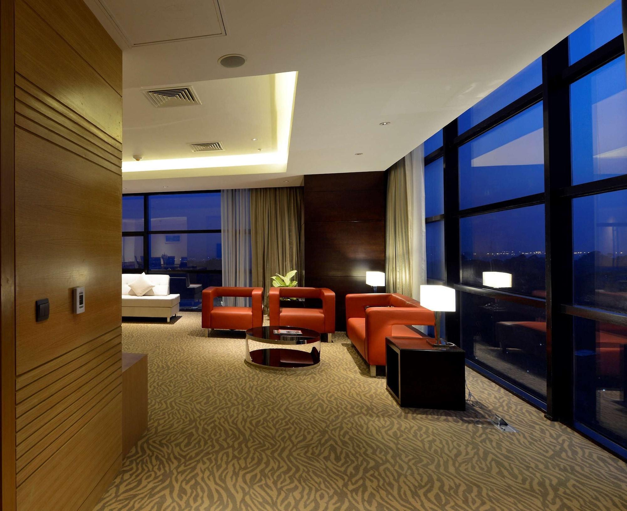 Radisson Blu Chattogram Bay View Chittagong Exterior foto