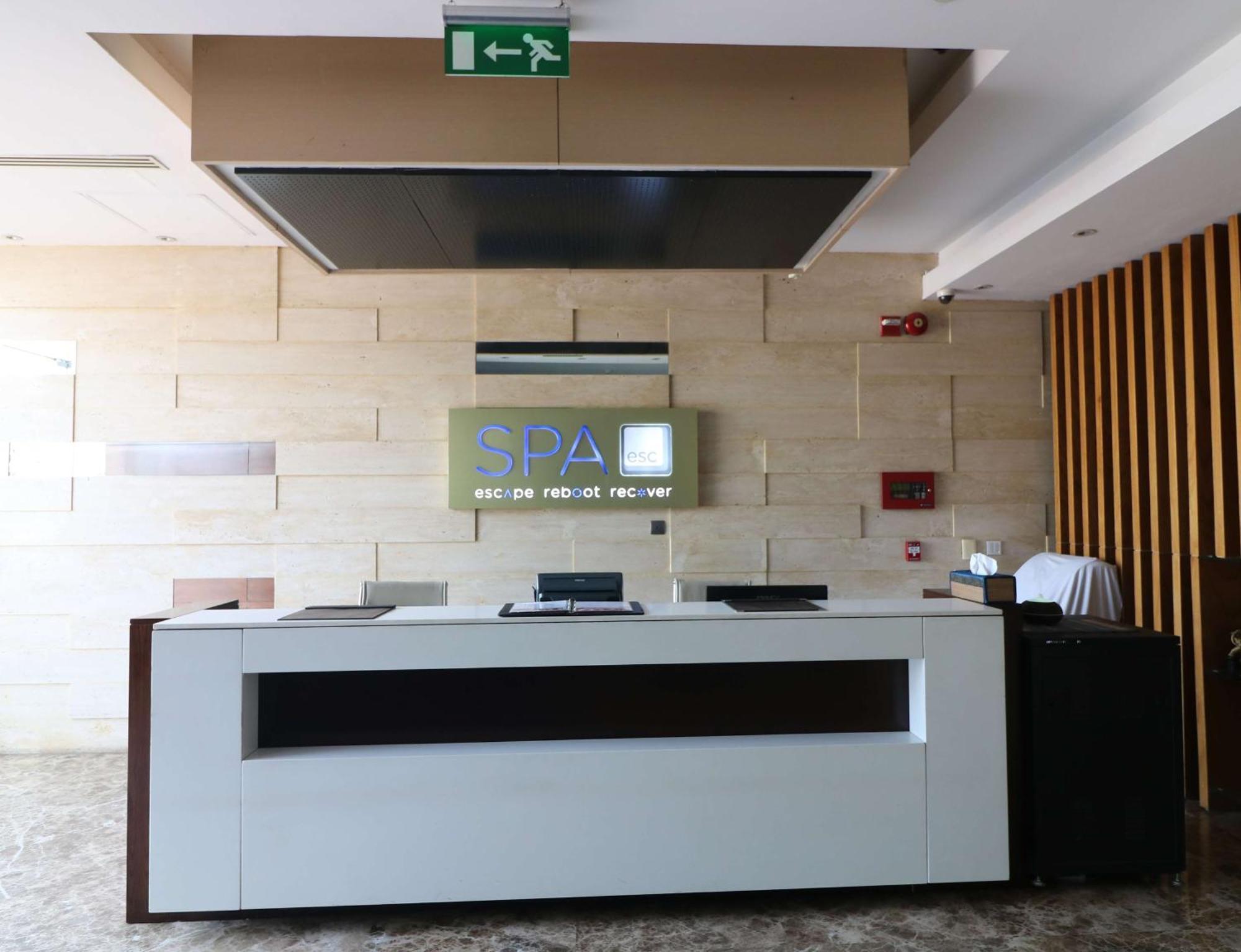 Radisson Blu Chattogram Bay View Chittagong Exterior foto