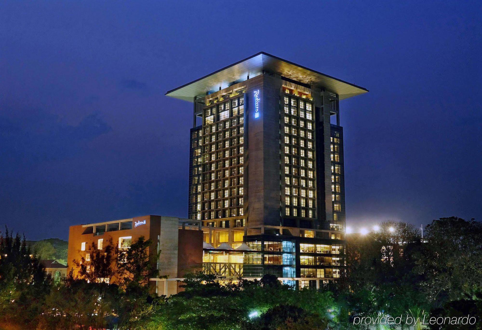 Radisson Blu Chattogram Bay View Chittagong Exterior foto