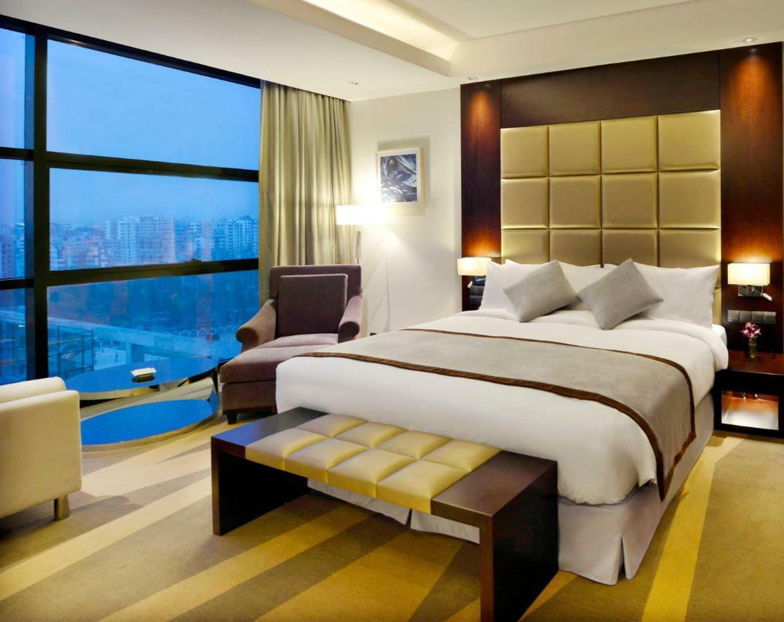 Radisson Blu Chattogram Bay View Chittagong Exterior foto